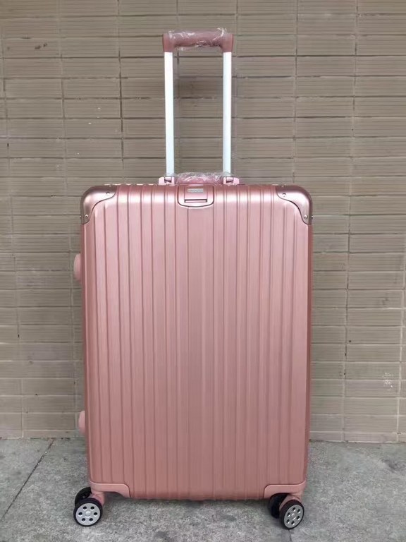 rimowa rimowa suitcase   model number1520pc regular model 秘 combination lock    material ultra-lightweight carbonate polyester material made of   stylish new single trolley handle   infinite trolley handle (can be stoppe