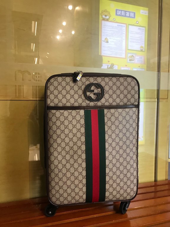 Model 019Gucci 】only limited editionDouble G Classic Carbon Logo ClassicsWith red and green webbing (inspired by saddle fabric)Super wear-resistant universal wheel,     flexible travelingWith thickened full aluminum allo