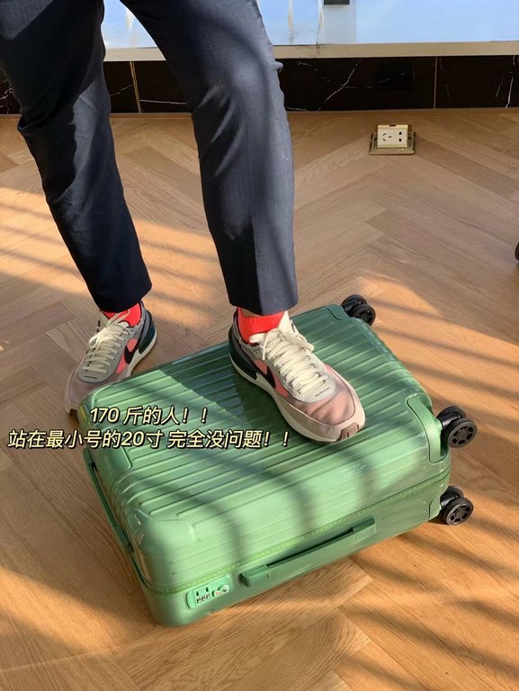 Luggage is just needed!It's rimuwa ilmuwa Classic can't be this year's point of the style la! Six new colors. Promise me you'll get them. ！！！！ It's worth it!  about the quality of everyone cares about! We can guarantee t