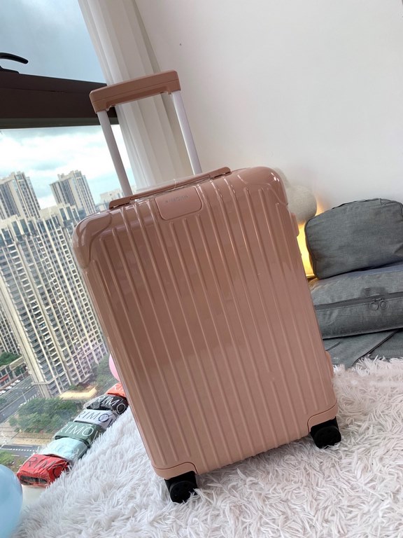 Rimowa Trolley caseluggageUltra-light pc zipper case, must get the same high value trolley case of YiYiChixi! Rimowa Essential new color collection! When you're young, you need to look good to travel! Color Desert Pink M