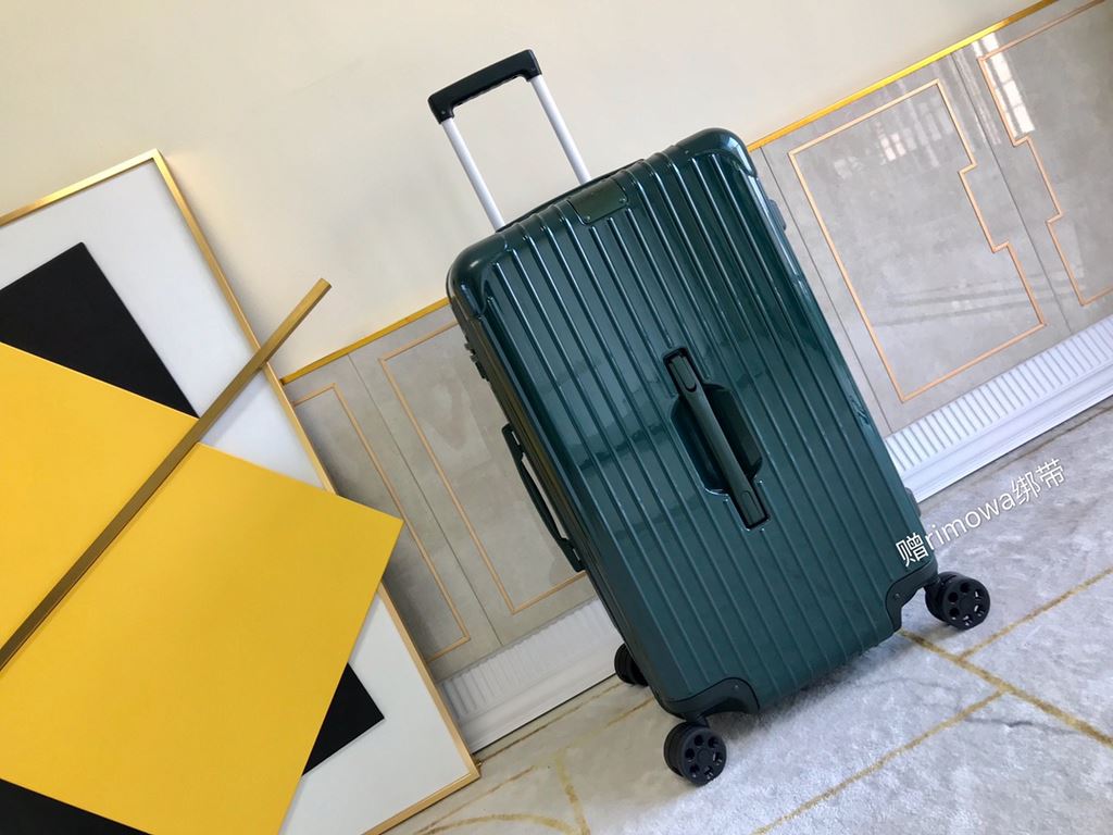 Rimowa Luggage  Luggage[PC zipper case] Must get the same high-color suitcase of Yi Yi Qianxi! New color series! Recently it is really a fire ah   meta full of Rimowa essential trunk plus series, the little name of the s