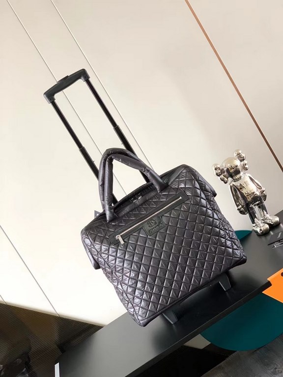 GF4343XNEChanel Chanel classic nylon fabric trolley case can also be handheld with    has been a large number of shipments of Oh, travel shopping must-have models, hurry to get down to it; purchased genuine hit mold, nev