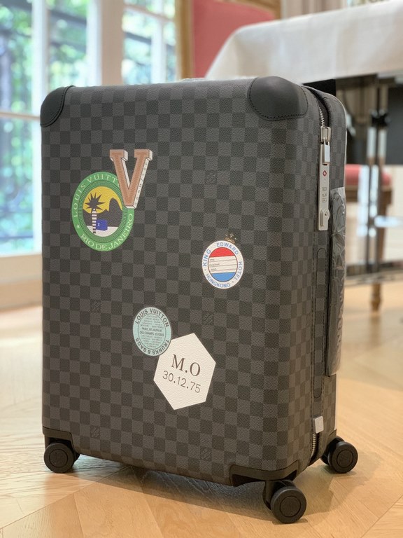 LOUIS VUITTON-HORIZON four-wheeled trolley case 55cm Specifications 38  55  21 (L  H  W) counter genuine quality In stock!L V Horizon trolley case is a classic piece created by the brand in collaboration with designer Ma