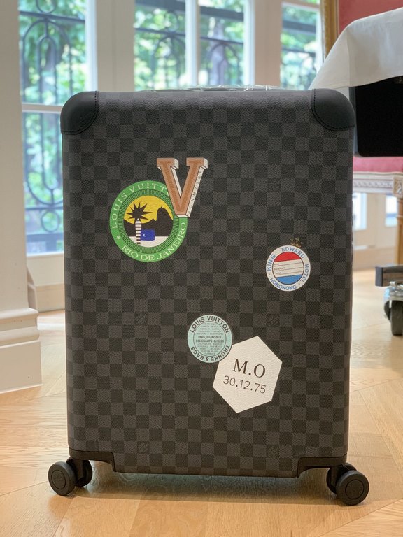 LOUIS VUITTON-HORIZON four-wheeled trolley case 55cm Specifications 38  55  21 (L  H  W) counter genuine quality In stock!L V Horizon trolley case is a classic piece created by the brand in collaboration with designer Ma