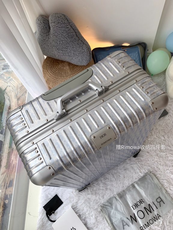 Top headline! The   SpringSummer 2020 Paris presentation featured a stunning Dio.r x Rimowa co-brand! A collection of luggage is full of details, with an innovative electrolytic polishing technique that vaguely reveals D