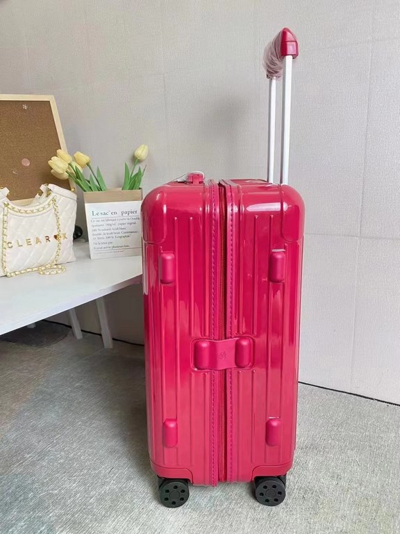 Raspberry red ~ new color 21 inch real picture  Note New color interior has been changed, one side divider, one side zipper