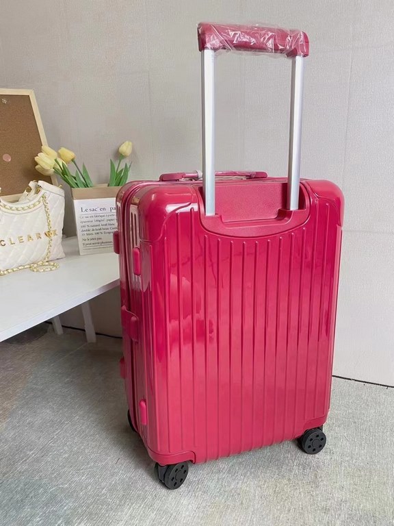 Raspberry red ~ new color 21 inch real picture  Note New color interior has been changed, one side divider, one side zipper