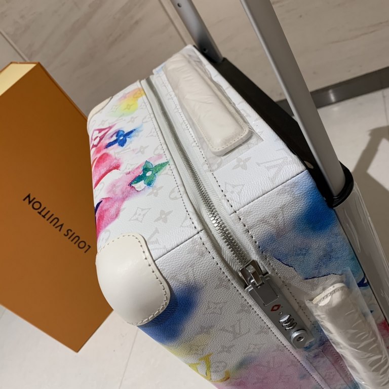 This Horizon 55 luggage is made from Monogram Watercolor Multico canvas and features Virgil Abloh's watercolor paintings of the Monogram pattern to recreate a rainbow illusion. The wheels are lightweight and flexible, an