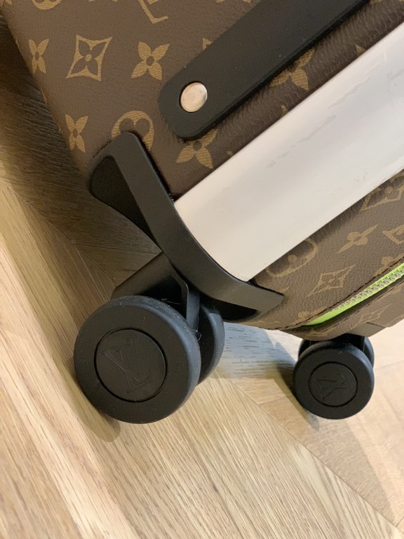 LOUIS VUITTON-HORIZON four-wheeled trolley case 55cm Specifications 38  55  21 (L  H  W) counter genuine quality In stock!L V Horizon trolley case is a classic piece created by the brand in collaboration with designer Ma