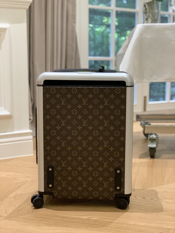 LOUIS VUITTON-HORIZON four-wheeled trolley case 55cm Specifications 38  55  21 (L  H  W) counter genuine quality In stock!L V Horizon trolley case is a classic piece created by the brand in collaboration with designer Ma