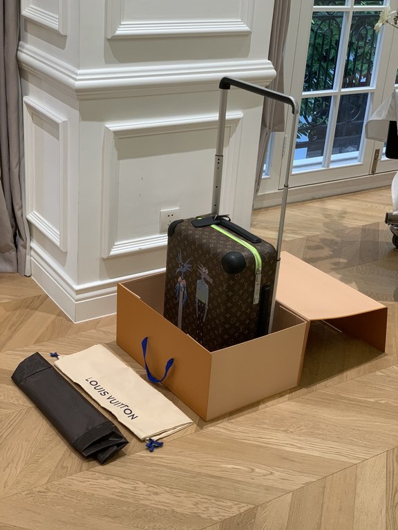 LOUIS VUITTON-HORIZON four-wheeled trolley case 55cm Specifications 38  55  21 (L  H  W) counter genuine quality In stock!L V Horizon trolley case is a classic piece created by the brand in collaboration with designer Ma