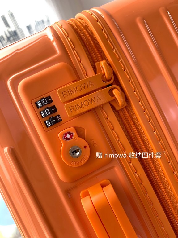 Rimowa Trolley caseluggageUltra-light pc zipper case, must get the same high value trolley case of YiYiChixi! Rimowa Essential new color collection! When you're young, you need to look good to travel! Rimowa Organizer Se