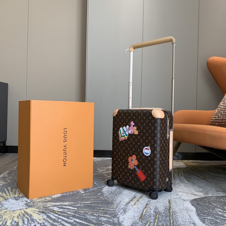 A new update, a limited editionThe new Horizon luggage revitalizes Wieden's legendary heritage with a creative twist. The iconic Monogram canvas is embellished with travel appliqués that harken back to the brand's herita