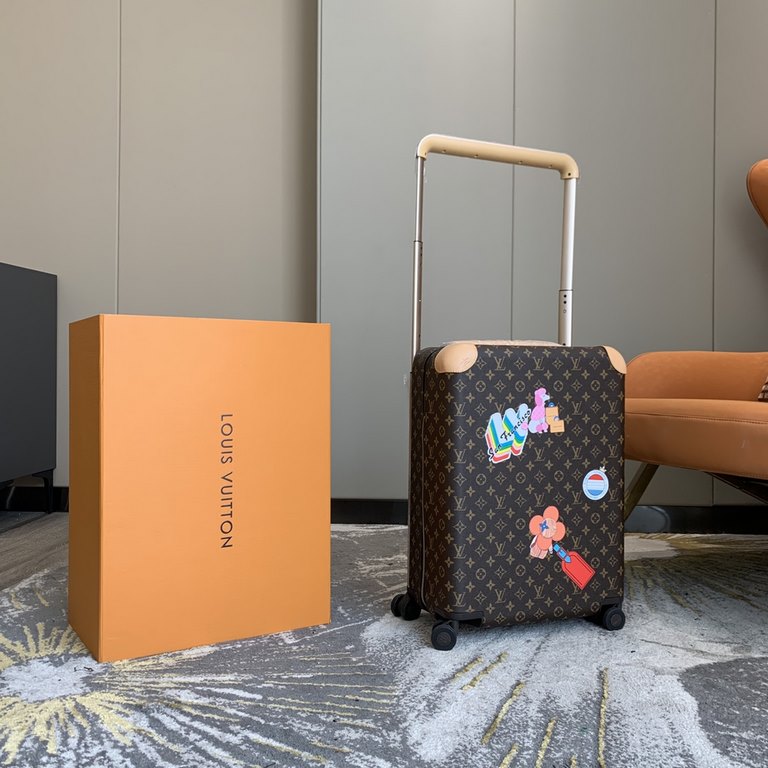 A new update, a limited editionThe new Horizon luggage revitalizes Wieden's legendary heritage with a creative twist. The iconic Monogram canvas is embellished with travel appliqués that harken back to the brand's herita