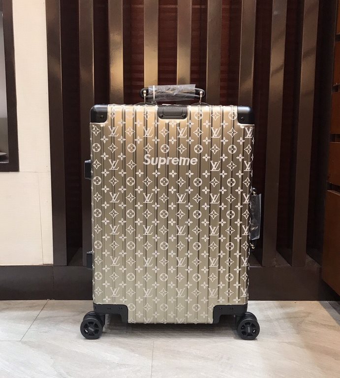 The strongest co-branding ever Exclusive Limited LV X Supreme X Rimowa Only Counter Size 20 inch 24 inch Aluminum Magnesium Alloy Front LOGO One-piece Hydraulic Premium Handmade Workshop Boutique Ultimate Edition Of cour