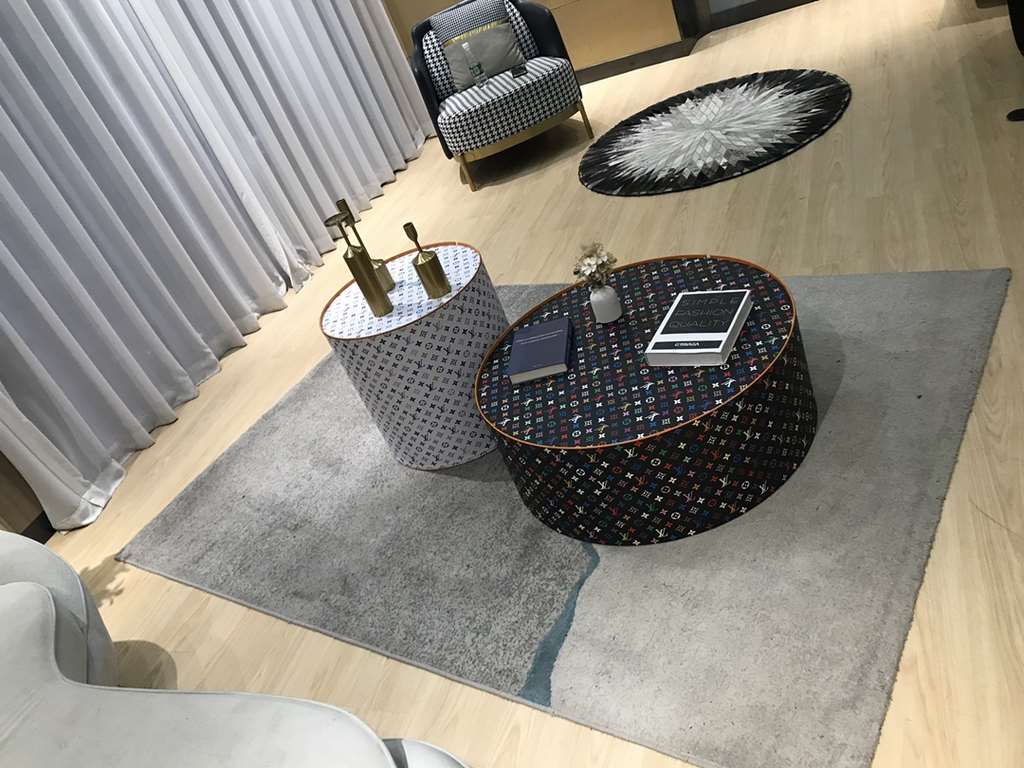 LOUIS VULTTON. The newest model. Crafted with care. Luxurious coffee table set. Sleek and elegant. Simple and stylish. Flexible matching. The eye-catching C position in the living room.  using high-end steel plate fabric