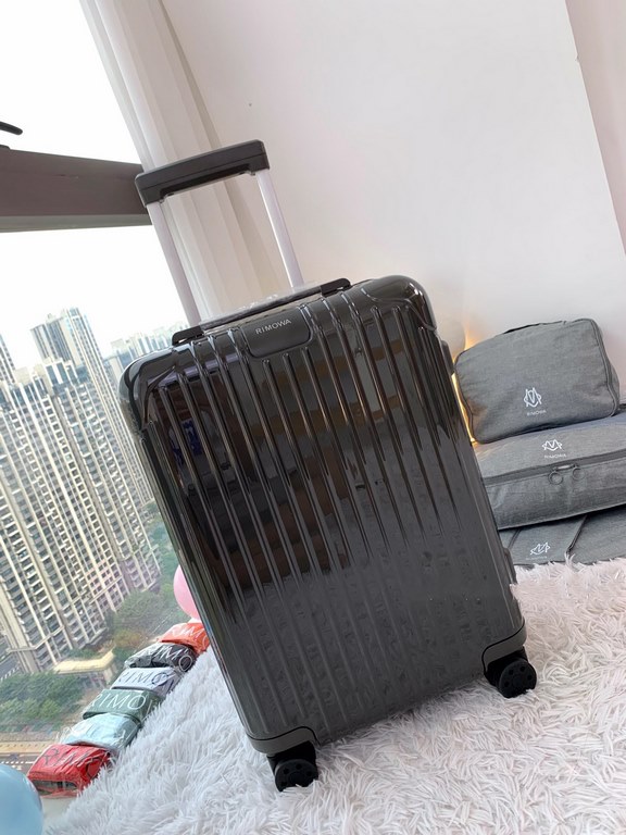 Rimowa Trolley caseluggageUltra-light pc zipper case, must get the same high value trolley case of YiYiChixi! Rimowa Essential new color collection! When you're young, you need to look good to travel! 20 inchboarding cas