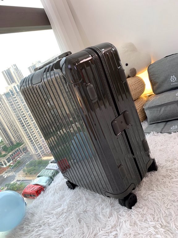 Rimowa Trolley caseluggageUltra-light pc zipper case, must get the same high value trolley case of YiYiChixi! Rimowa Essential new color collection! When you're young, you need to look good to travel! 20 inchboarding cas