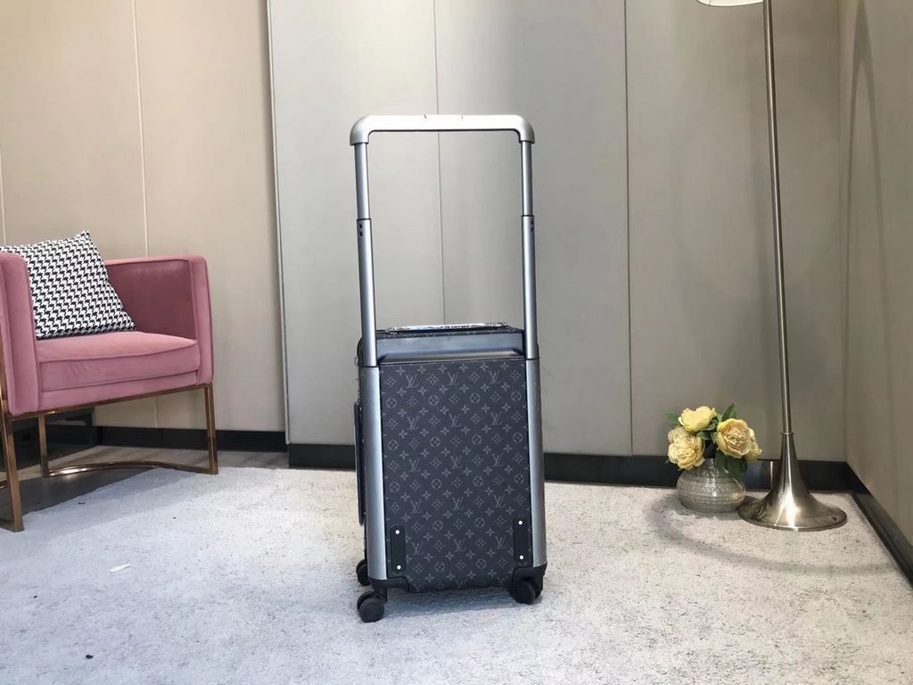 The new Horizon luggage revolutionizes Louis Vuitton's legendary heritage with a creative twist. The iconic Monogram canvas is embellished with travel appliqués that harken back to the brand's traditional luggage design.