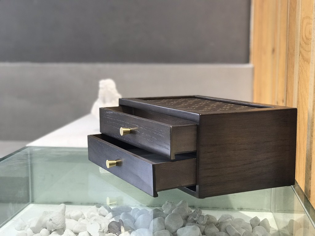 #New Product First Launch #Two Lid Solid Wooden Jewelry Box Multifunctional  Carefully developed and uniquely crafted.#Exclusive customized background #(Impeccable)  Size  321913Weight ：1.8kg