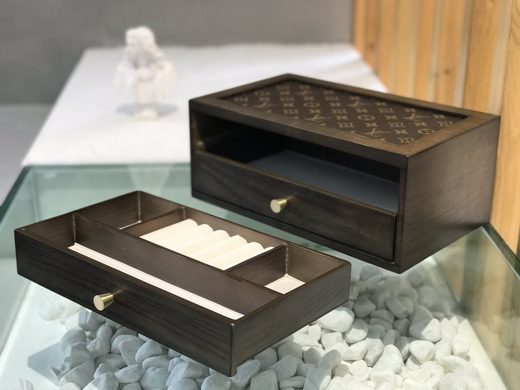 #New Product First Launch #Two Lid Solid Wooden Jewelry Box Multifunctional  Carefully developed and uniquely crafted.#Exclusive customized background #(Impeccable)  Size  321913Weight ：1.8kg