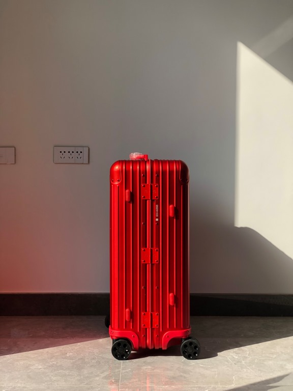 Highest Edition RIMOWA Topas Series 925 Germany(ZP special precious one can be said to be rimowa debut so far the long history of the classic series now the official website can not be bought unless specifically run abro