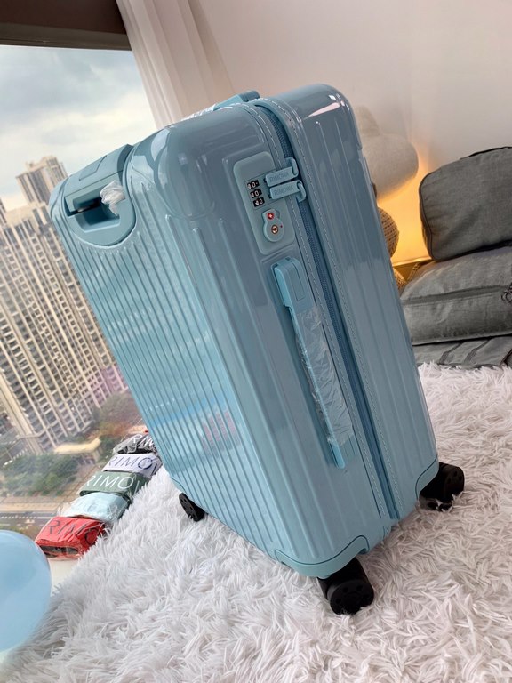 Rimowa Trolley caseluggageUltra-light pc zipper case, must get the same high value trolley case of YiYiChixi! Rimowa Essential new color collection! When you're young, you need to look good to travel! Color Glacier Blue 