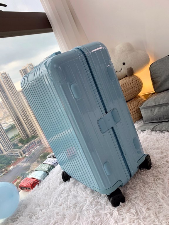 Rimowa Trolley caseluggageUltra-light pc zipper case, must get the same high value trolley case of YiYiChixi! Rimowa Essential new color collection! When you're young, you need to look good to travel! Color Glacier Blue 