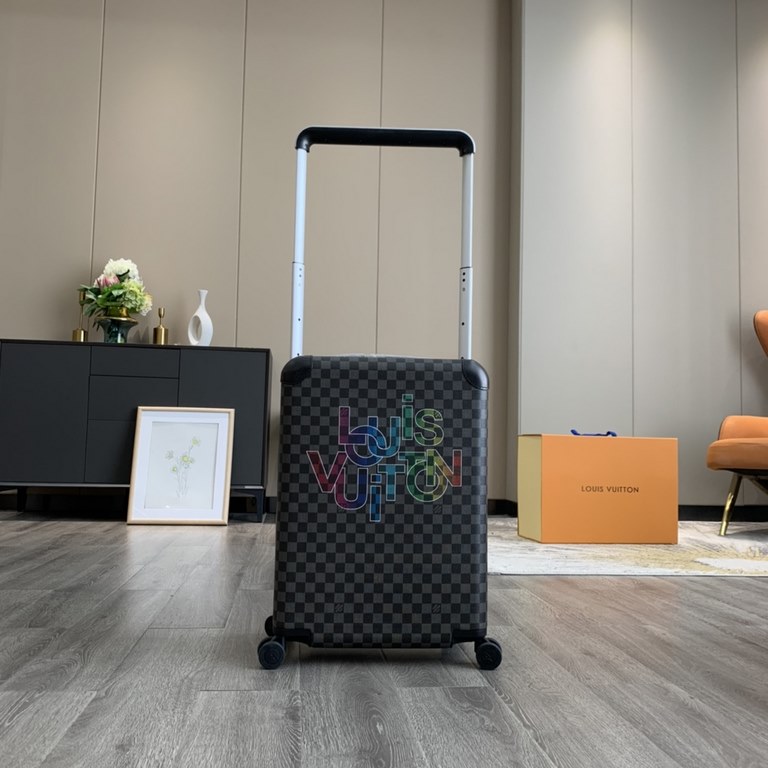 55cmThis season's Horizon 5cm four-wheeled suitcase is made from Damier Graphite canvas and features the new Louis Vuitton logo in colorful interwoven letters designed by menswear artistic director Virgil Abloh. The smoo