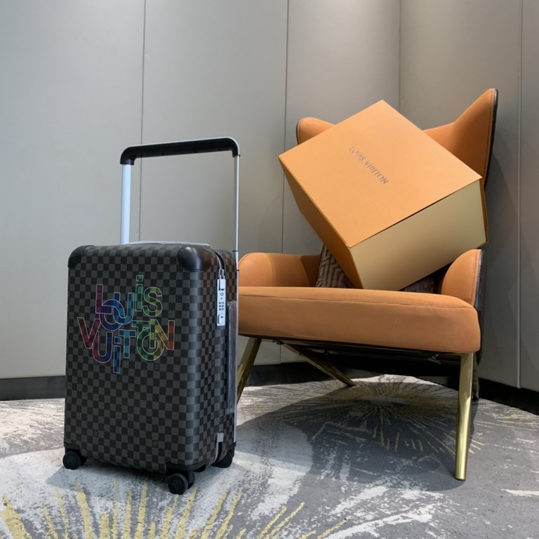 55cmThis season's Horizon 5cm four-wheeled suitcase is made from Damier Graphite canvas and features the new Louis Vuitton logo in colorful interwoven letters designed by menswear artistic director Virgil Abloh. The smoo