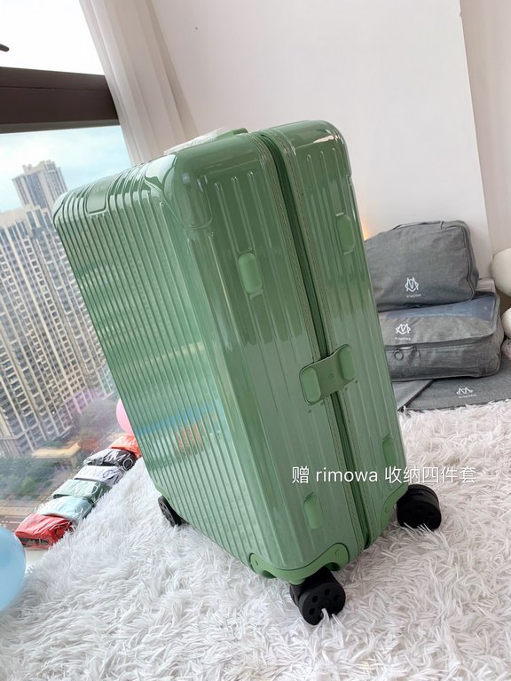 Rimowa Trolley caseluggageUltra-light pc zipper case, must get the same high value trolley case of YiYiChixi! Rimowa Essential new color collection! When you're young, you need to look good to travel! Rimowa Organizer Se