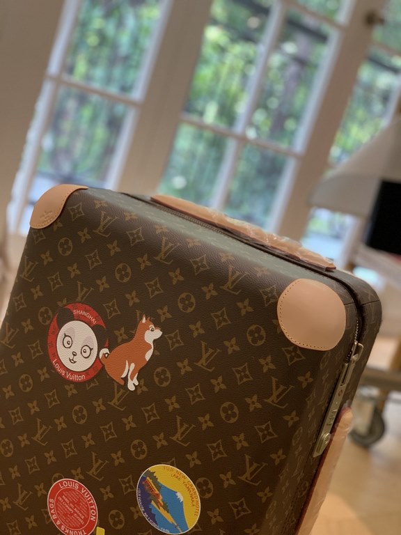 LOUIS VUITTON-HORIZON four-wheeled trolley case 55cm Specifications 38  55  21 (L  H  W) counter genuine quality In stock!L V Horizon trolley case is a classic piece created by the brand in collaboration with designer Ma