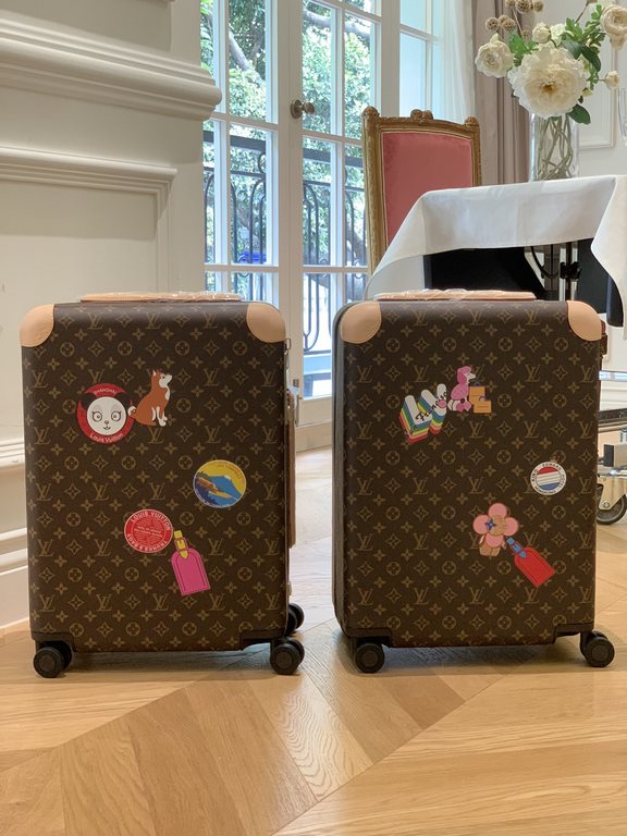 LOUIS VUITTON-HORIZON four-wheeled trolley case 55cm Specifications 38  55  21 (L  H  W) counter genuine quality In stock!L V Horizon trolley case is a classic piece created by the brand in collaboration with designer Ma