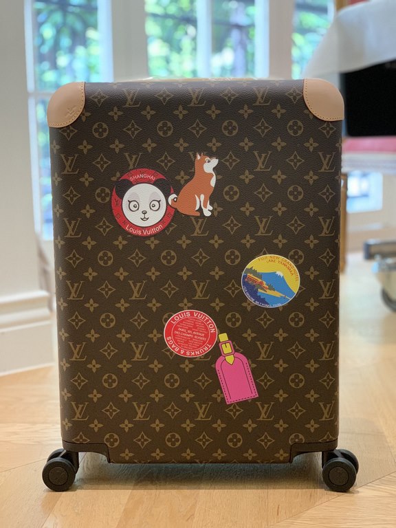 LOUIS VUITTON-HORIZON four-wheeled trolley case 55cm Specifications 38  55  21 (L  H  W) counter genuine quality In stock!L V Horizon trolley case is a classic piece created by the brand in collaboration with designer Ma