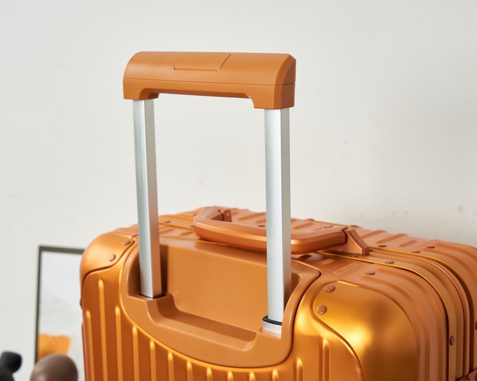 Highest Edition RIMOWA Topas Series 925 Germany(ZP special precious one can be said to be rimowa debut so far the long history of the classic series now the official website can not be bought unless specifically run abro