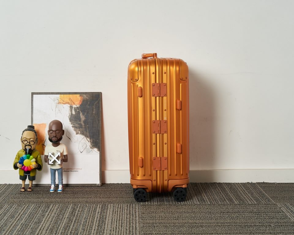 Highest Edition RIMOWA Topas Series 925 Germany(ZP special precious one can be said to be rimowa debut so far the long history of the classic series now the official website can not be bought unless specifically run abro