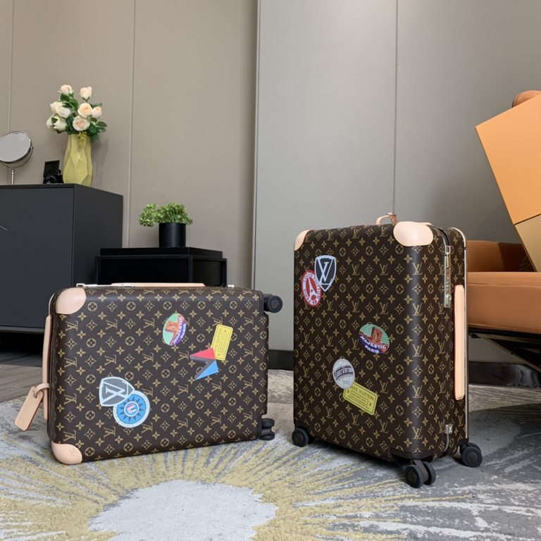 Model No. 01555cm customized limited editionSupport customized signature, can be customized to the patternThis season's Horizon 55cm four-wheeled suitcase is made from Damier Graphite canvas and features a new colorful i