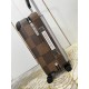 Exclusive Photo Silk Screen Bear Luggage】The new Horizon luggage revolutionizes Louis Vuitton's legacy with a creative twist. The iconic Monogram canvas is embellished with travel appliqués that harken back to the brand'