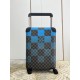 Exclusive Photo Horizon Luggage】The new Horizon luggage revolutionizes Louis Vuitton's legacy with a creative twist. The iconic Monogram canvas is embellished with travel appliqués that harken back to the brand's heritag