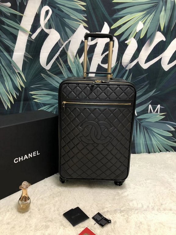 Western Europe Chanel    trolley case Home travel essential load B god weapon high fashion cool trend top imported fabric feel awesome universal wheel easy to drag! Take her with you to accompany you through a pleasant j