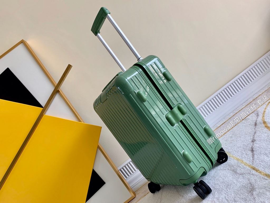 Rimowa Trolley caseluggageUltra-light pc zipper case, must get the same high value trolley case of YiYiChixi! Rimowa Essential new color collection! When you're young, you need to look good to travel!  Free Rimowa StrapM