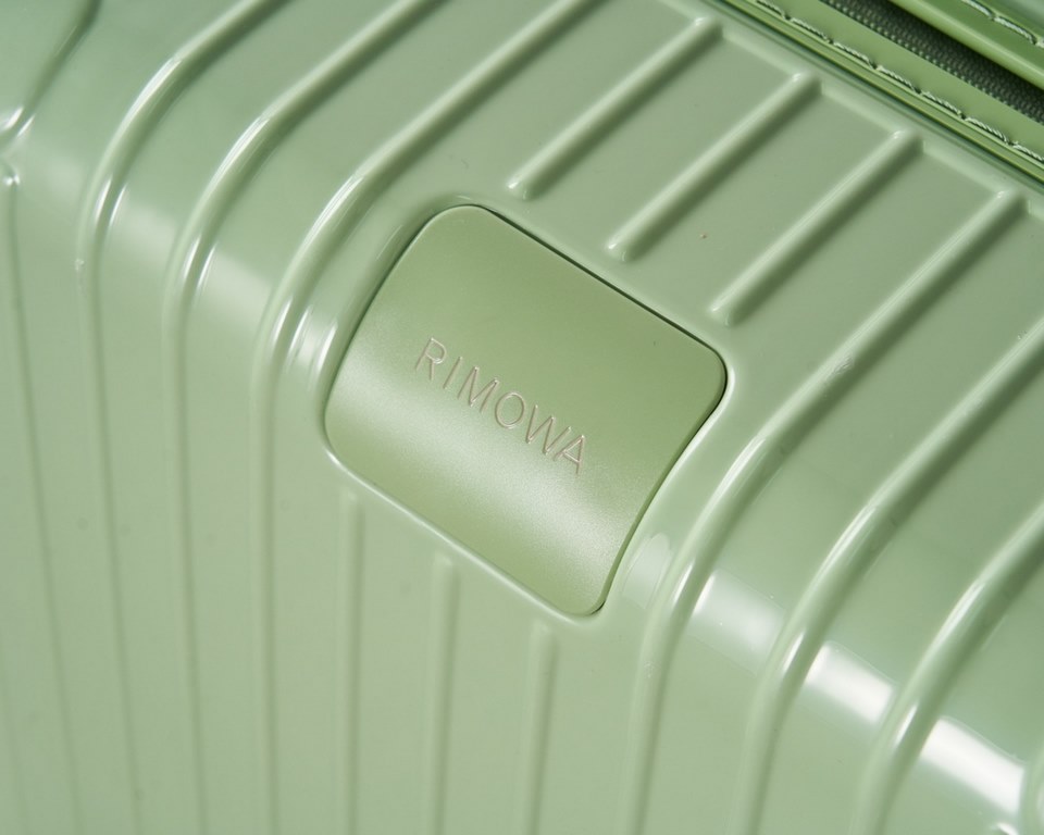 Rimowa wow wow wow       !Small tile new products are presented for a first look! [Let me see]Green Bamboo Green 