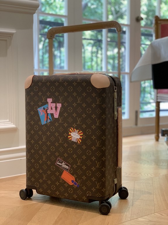 LOUIS VUITTON-HORIZON four-wheeled trolley case 55cm Specifications 38  55  21 (L  H  W) counter genuine quality In stock!L V Horizon trolley case is a classic piece created by the brand in collaboration with designer Ma