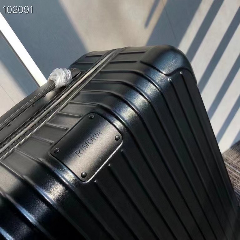 RIMOW@Sumova new colorful suitcase, YiYangQianXi same Essential series, colorful, enjoy the journey. Using the national universal TSA customs lock, upgraded version of the simple logo fashion high-end, universal wheels b