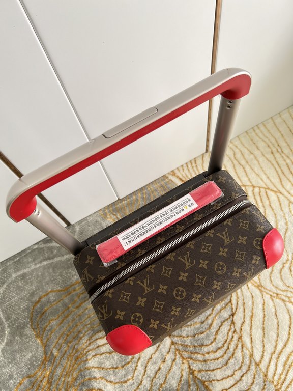 EXCLUSIVE PHOTOS The new Horizon luggage revolutionizes Louis Vuitton's legendary heritage with a creative twist. The iconic Monogram canvas is embellished with travel appliqués that harken back to the brand's heritage o