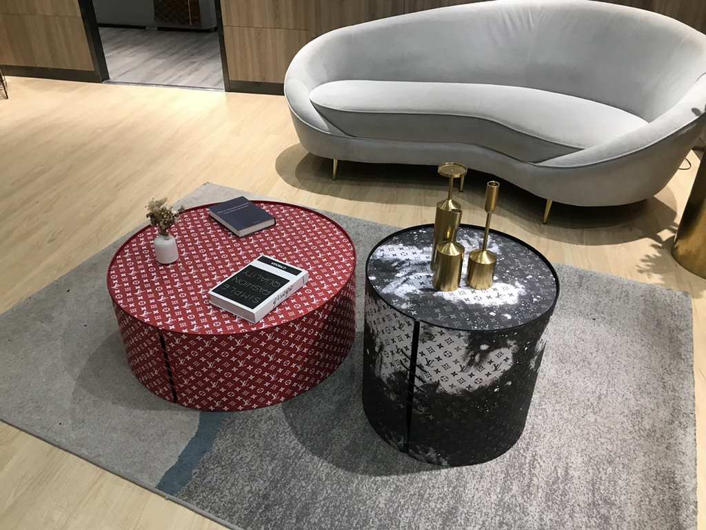 LOUIS VULTTON. The newest model. Crafted with care. Luxurious coffee table set. Sleek and elegant. Simple and stylish. Flexible matching. The eye-catching C position in the living room.  using high-end steel plate fabric