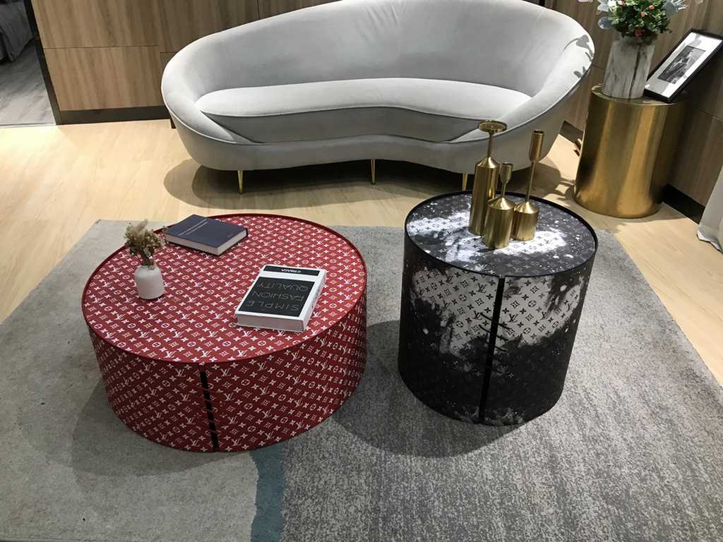 LOUIS VULTTON. The newest model. Crafted with care. Luxurious coffee table set. Sleek and elegant. Simple and stylish. Flexible matching. The eye-catching C position in the living room.  using high-end steel plate fabric