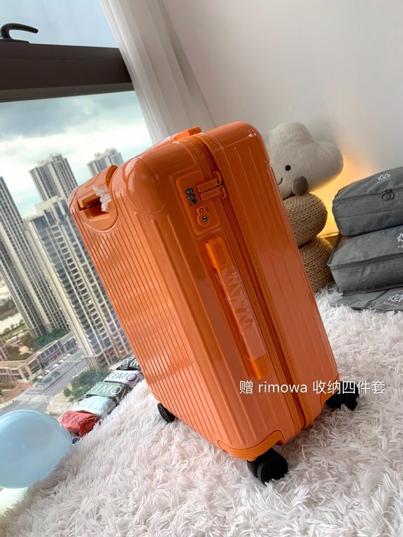 Rimowa Trolley caseluggageUltra-light pc zipper case, must get the same high value trolley case of YiYiChixi! Rimowa Essential new color collection! When you're young, you need to look good to travel! Rimowa Organizer Se