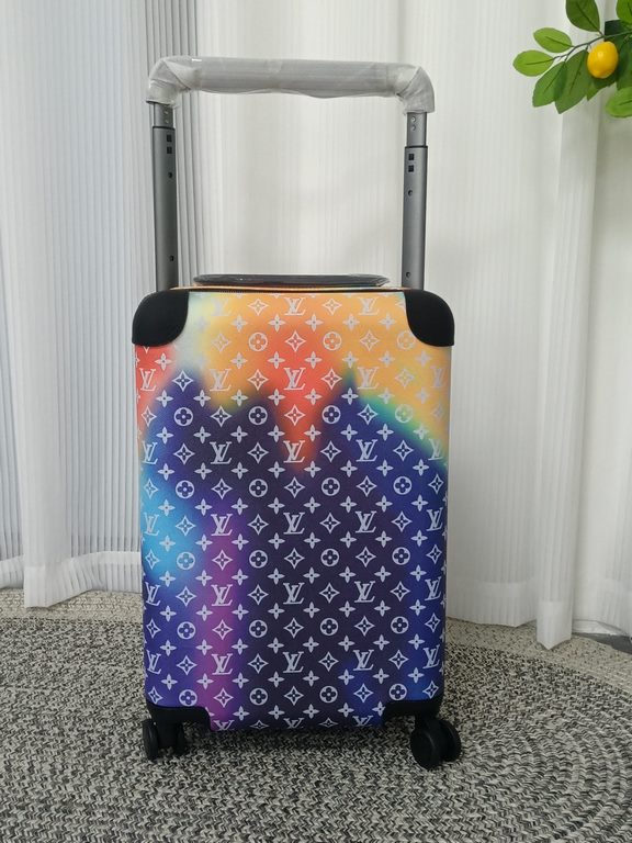 Capacity 28 liters Weight 2.6kgMaterial Ultra-lightweight Monogram canvas material   mesh lining   cowhide leather corners   metal fittings   large external trolley barThe latest version 2022 version of the inner lining 