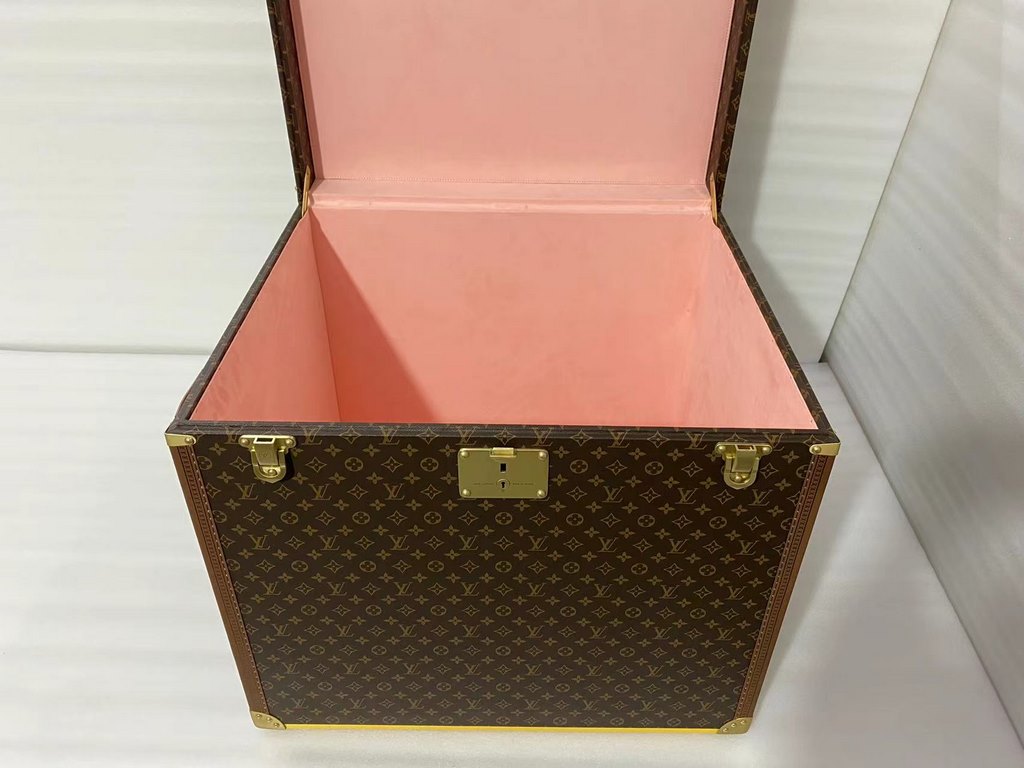 M4700FCJLouis Vuitton coffee tables are here to stayEach Louis Vuitton product has its own specialty, theSize 1706061Size 2806561Interior 8 colors available